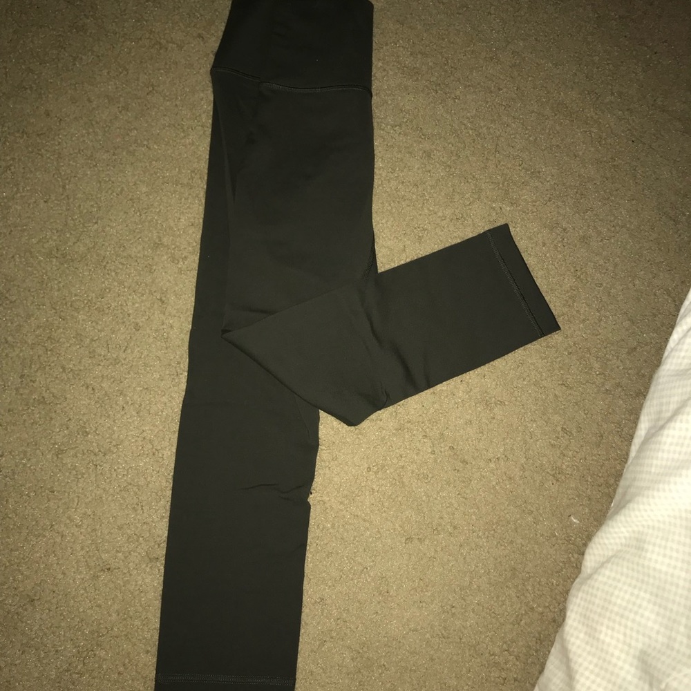 Lululemon wunder under luon olive green